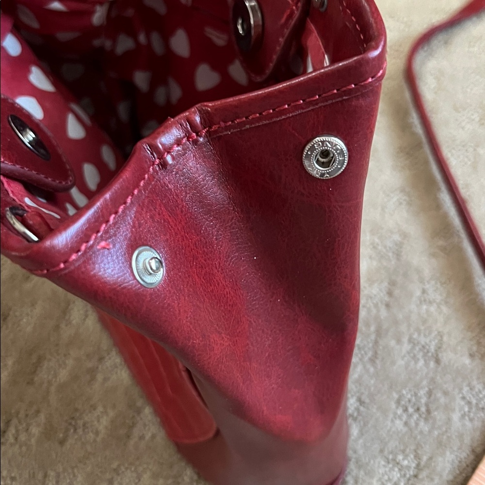 Red Embossed Leather Bucket Bag Metal Heart Handles Crossbody Handbag Purse - Picture 6 of 11